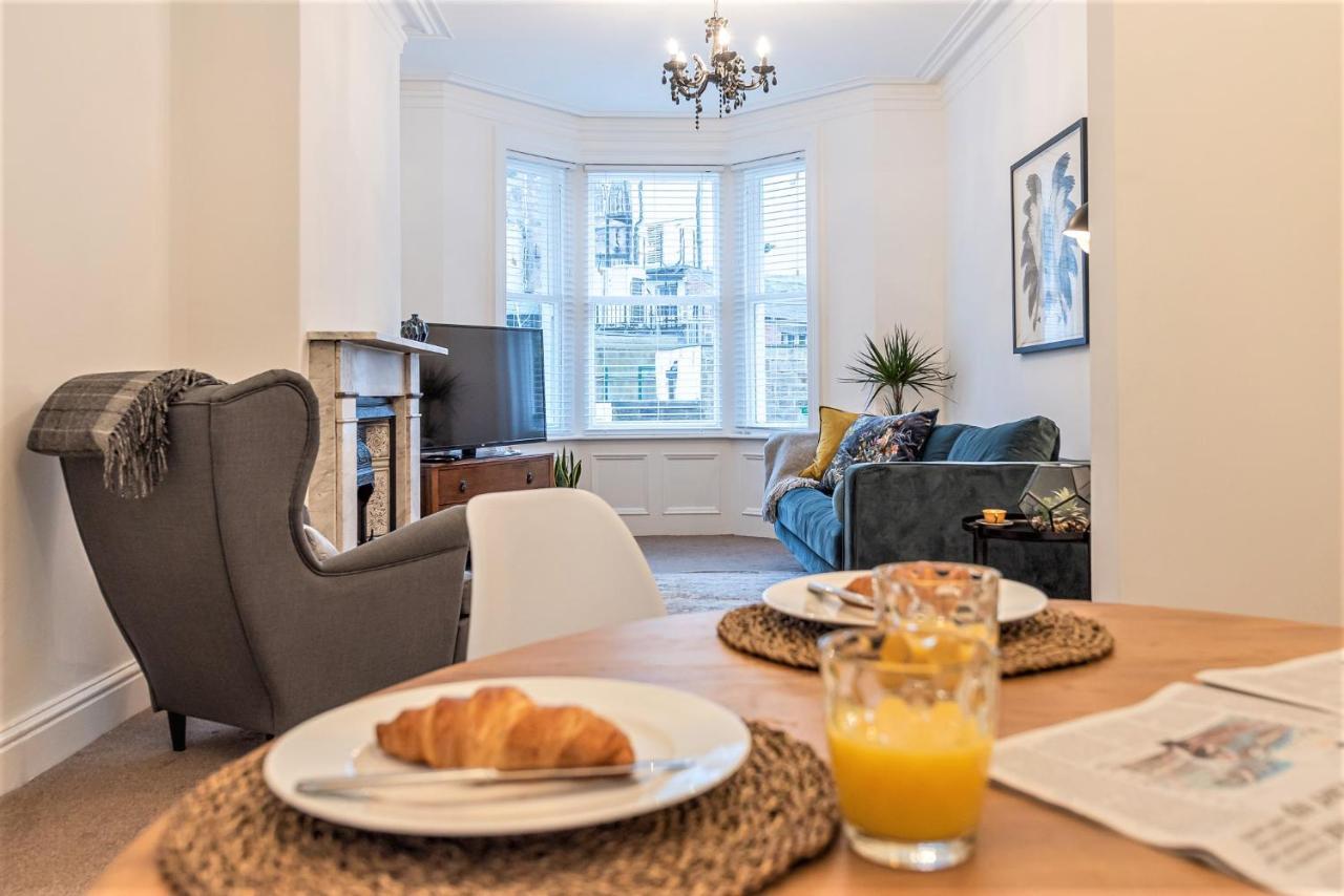 Perfectly Located 4 Storey Townhouse With 2 Parking Spaces In Central هاروغايت المظهر الخارجي الصورة