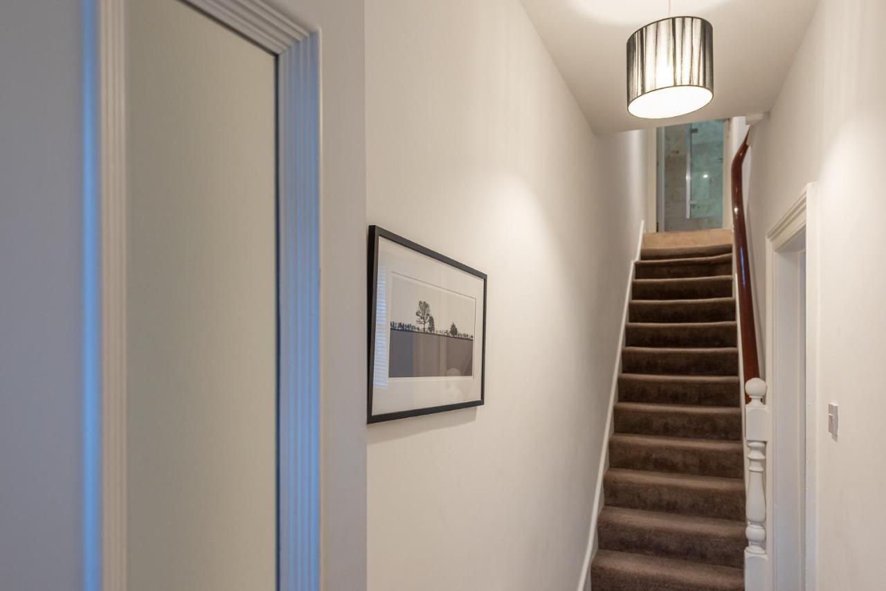 Perfectly Located 4 Storey Townhouse With 2 Parking Spaces In Central هاروغايت المظهر الخارجي الصورة